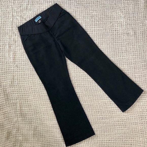 5/$25 Old Navy Black bootcut maternity pants - Picture 2 of 7